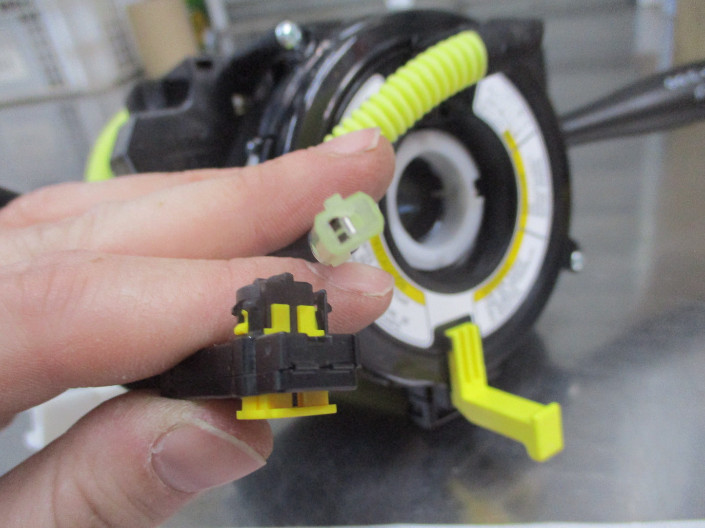 Holden Cruze YG Genuine Steering Wheel Combination Switch Assembly New Part