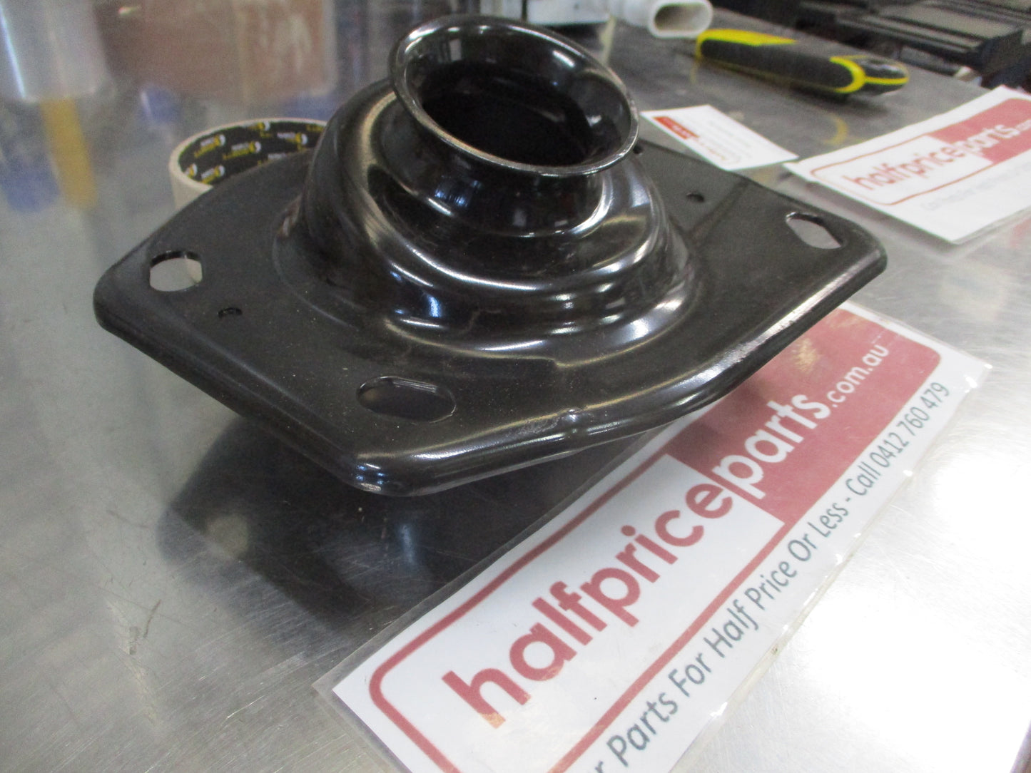 Holden VE Commodore Genuine Upper Rear Left Hand Shock Mounting Plate New Part