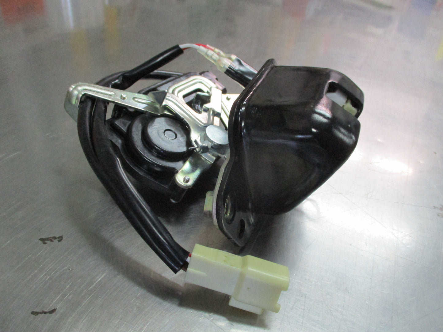 Subaru Tribeca Genuine Tailgate Latch Actuator Lock Assembly New Part