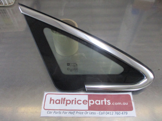 Holden Astra J Genuine Right Hand Front Body Glass With Chrome New Part