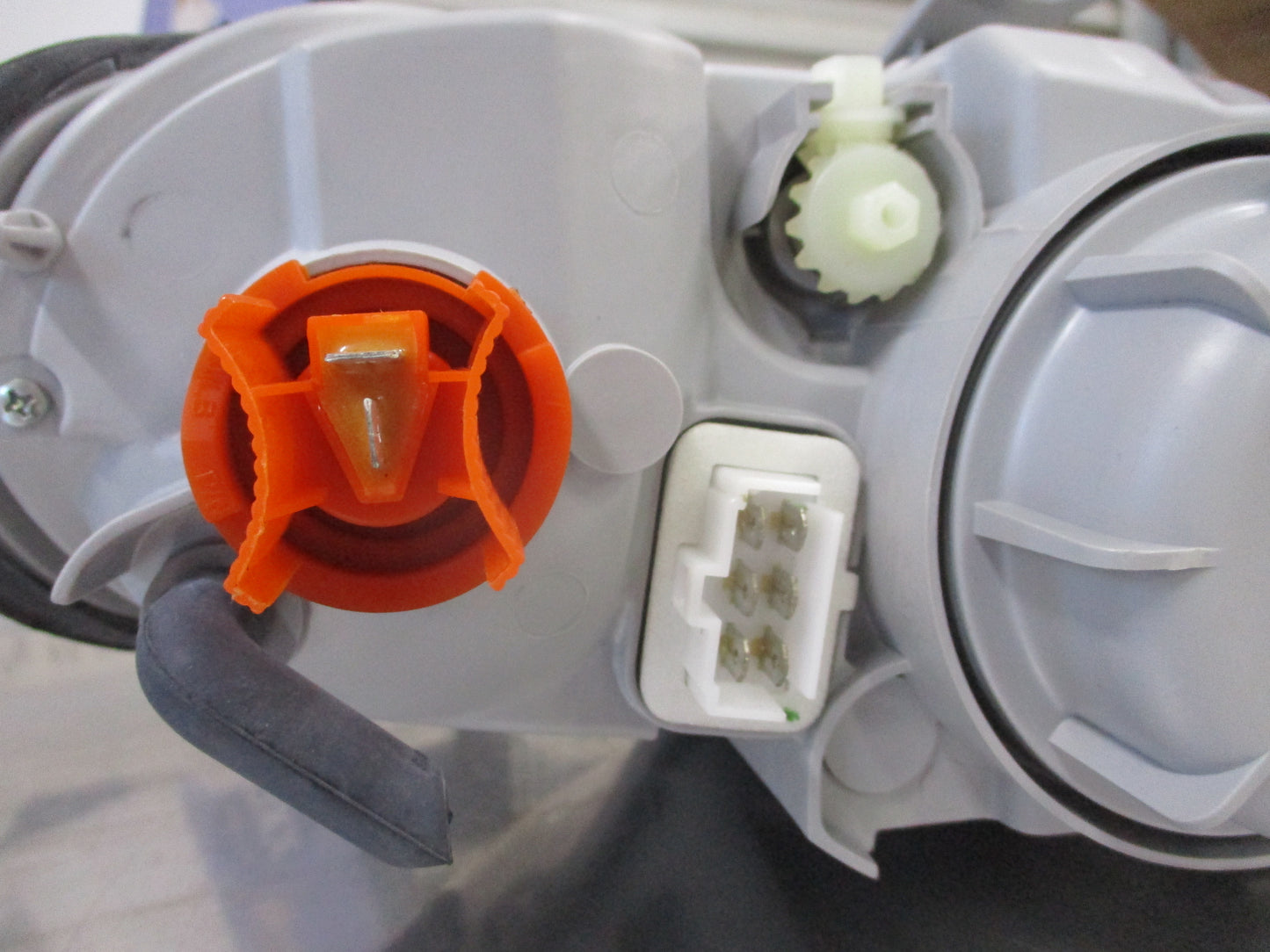 Holden WH Statesman Caprice Genuine Left Hand Front Head Light Assembly New Part.