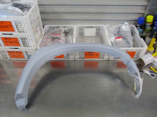 Isuzu D-Max Genuine Right Hand Front Guard Moulding New Part