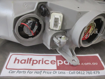 Holden VT Commodore Genuine Right Hand Front Head Light Assembly New Part