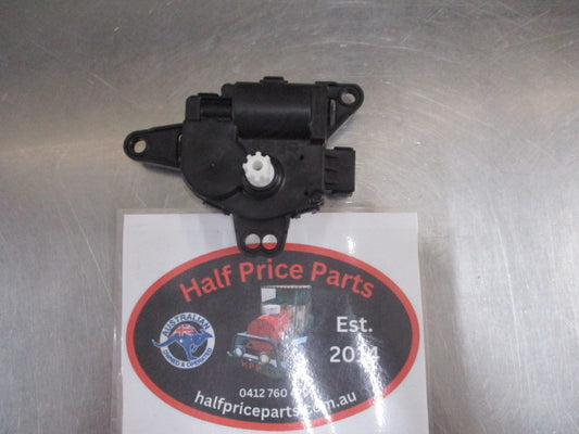 Kia Carnival/Cerato/Optima/Sportage Genuine Right Hand Door Temp Actuator New Part