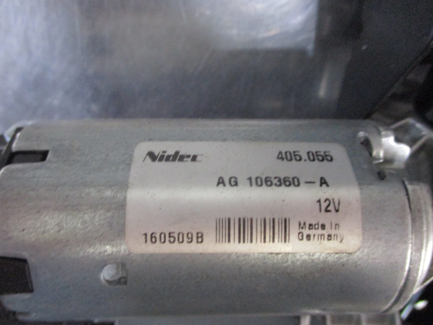 Holden VE Commodore Genuine Front Right Hand Seat Base Electric Seat Rail Frame New Part