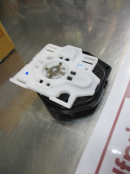 Holden RG Colorado Genuine Left Side Rear View Mirror Actuator New Part