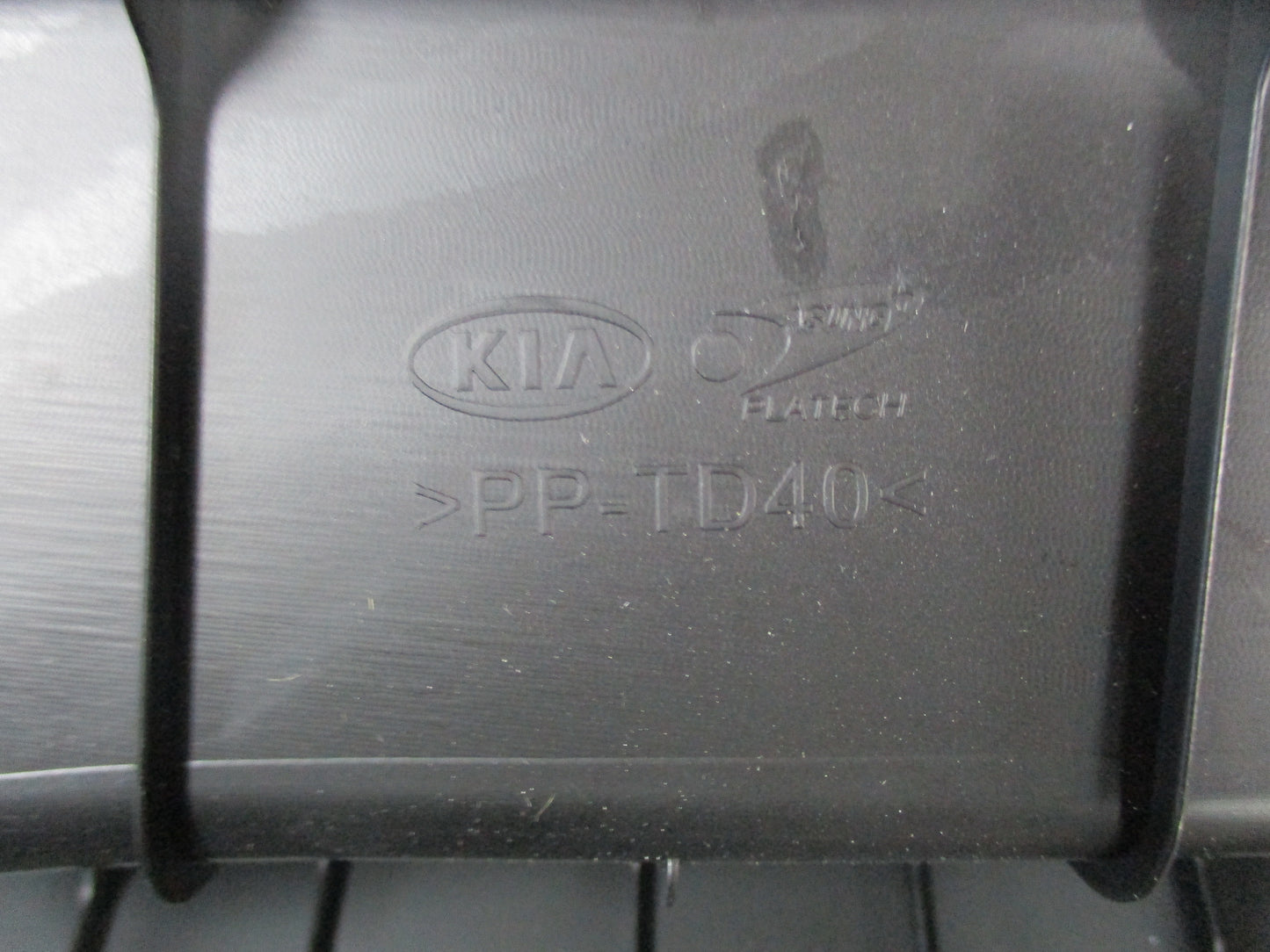 Kia Sportage Genuine Front Windscreen Cowl W/ Washer Assy New