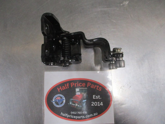Kia Carnival Genuine Rear Door Roller Arm Assembly New Part