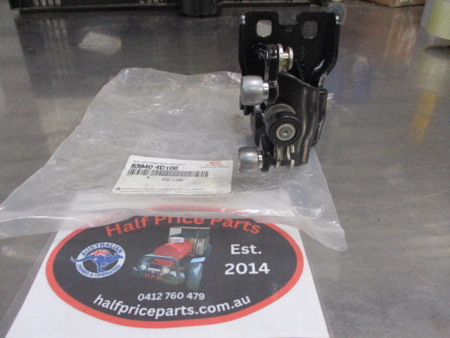 Kia Carnival Genuine Rear Door Roller Arm Assembly New Part