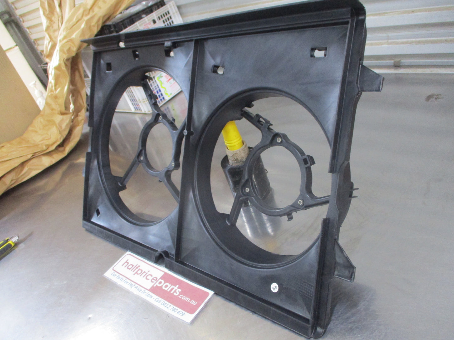 Holden VZ Commodore/Monaro Genuine Twin Fan Shroud New Part