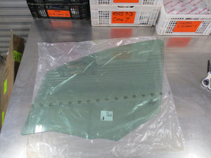 Peugeot 308 Genuine Front Passenger (Left) Side Glass NO CLIPS New