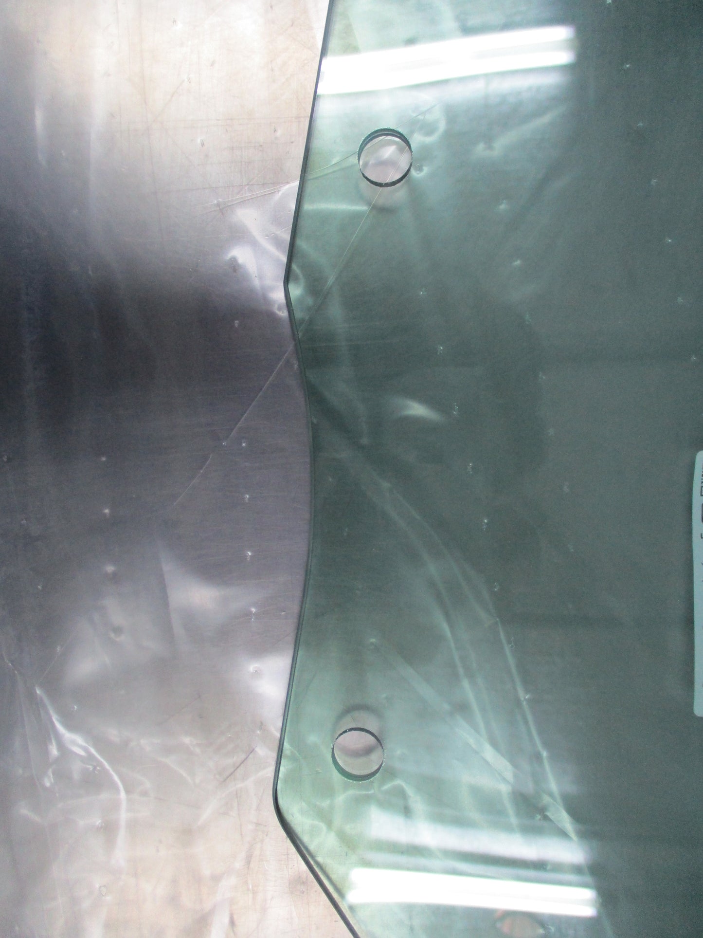 Peugeot 308 Genuine Front Passenger (Left) Side Glass NO CLIPS New