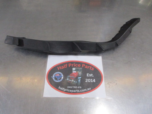 Kia Rio Genuine Right Hand Front Side Bumper Bracket New Part.