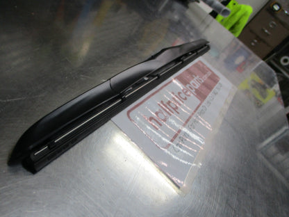 Kia Carnival Genuine Passenger Side Replacement Windscreen Wiper New Part