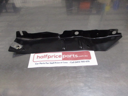 Mitsubishi Pajero Sport Genuine Front Left Hand Guard Bracket New Part