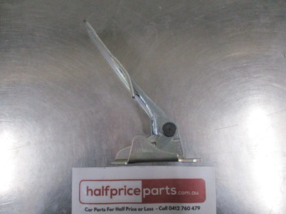 Mitsubishi Pajero Genuine Right Hand Bonnet Hinge New Part