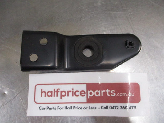 Mitsubishi Triton Genuine Upper Right Radiator Support Insulator New Part