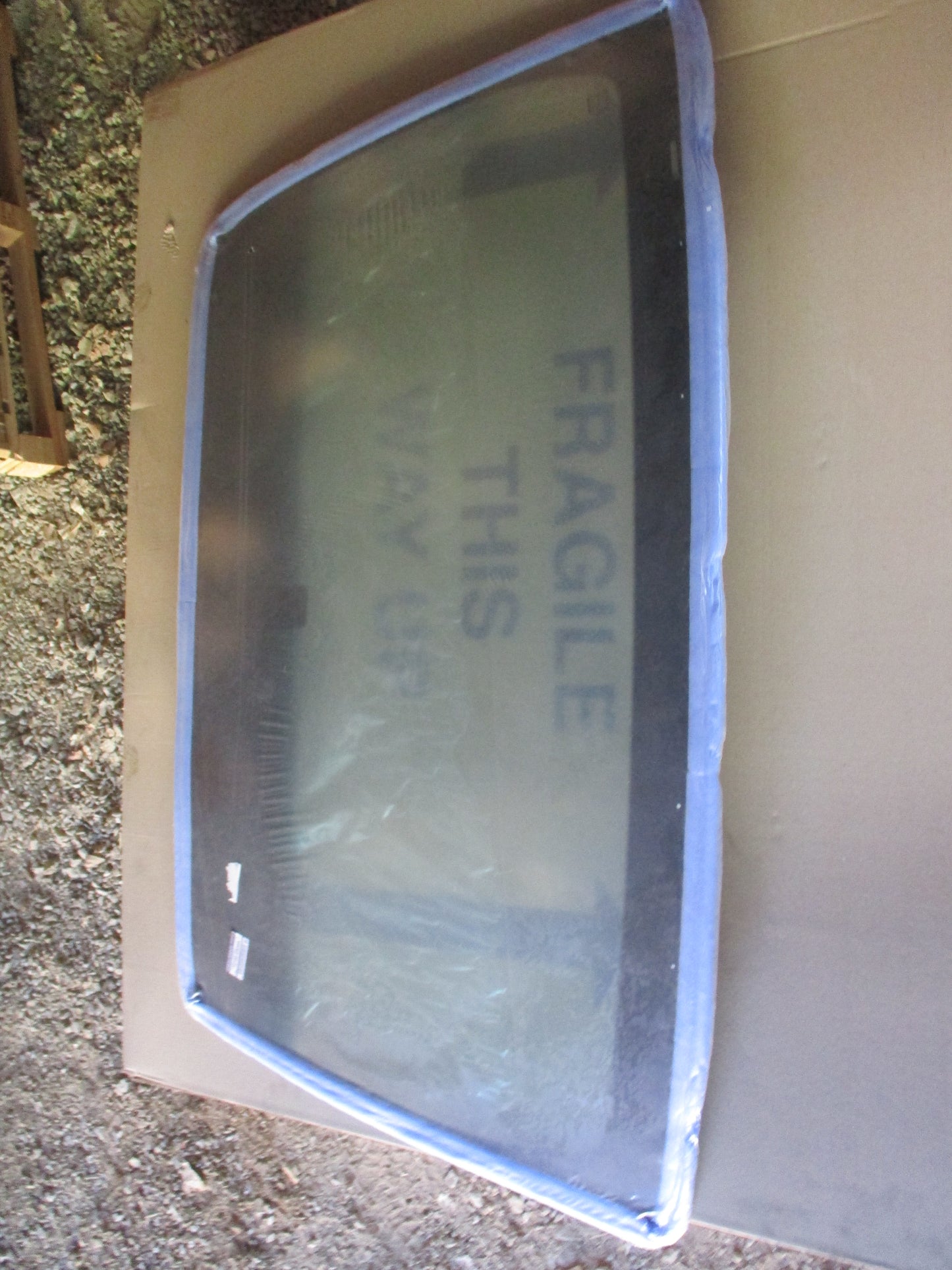 Nissan Navara D40M-R51 Pathfinder Genuine Front Windscreen New Part