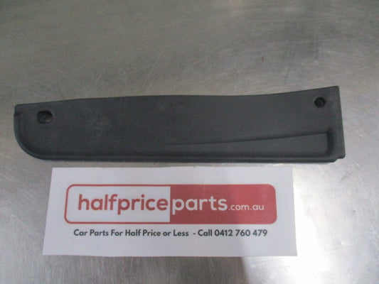 Mitsubishi Pajero Genuine Right Hand Rear Wheelhouse Extension Panel New Part