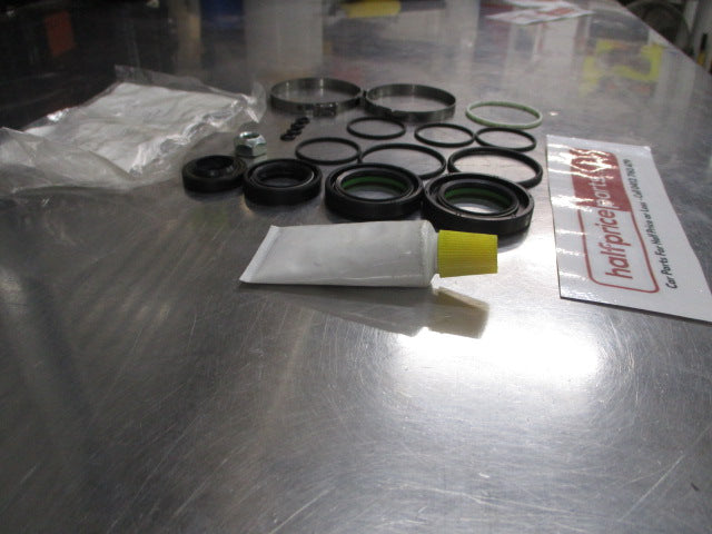 Mitsubishi Triton/Pajero Genuine Power Steering Seal Kit Gear New Part