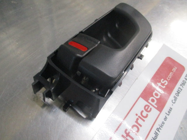 Mitsubishi Pajero Genuine Left Hand Front Inner Door Handle New Part
