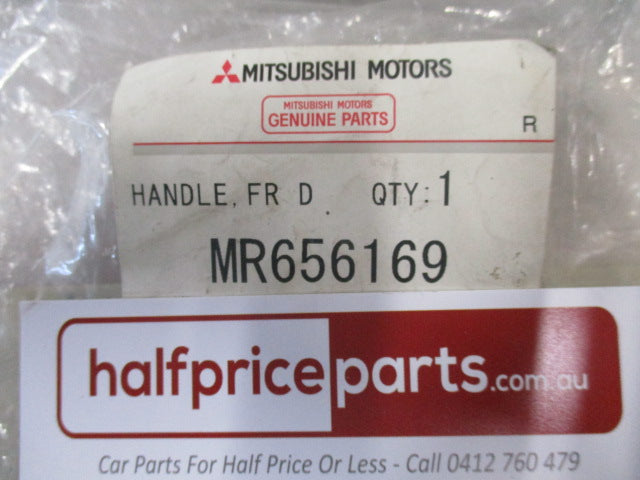 Mitsubishi Pajero Genuine Left Hand Front Inner Door Handle New Part
