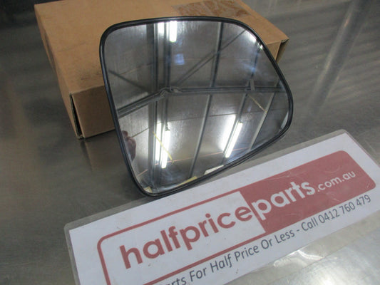 Holden CG5 Captiva Genuine Right Hand Outer Folding Mirror Glass New Part