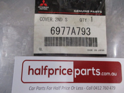 Mitsubishi Outlander Genuine Left Hand 2ND Row Seat Anchor Cover Trim New Part