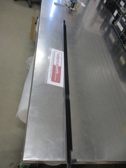 Honda Accord Genuine Left Hand Rear Door Belt Moulding Weather-Strip New Part .