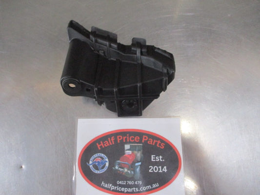 Kia Rio Genuine Upper Right Front Bumper Bracket Mount New Part