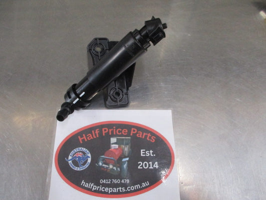 Kia Sorento Genuine Right Hand Telescope Head Light Washer Nozzle New Part.
