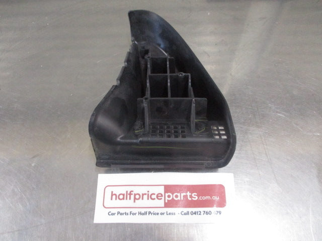 Mitsubishi ML Triton Genuine Right Hand Rear Side Step End Cap New Part