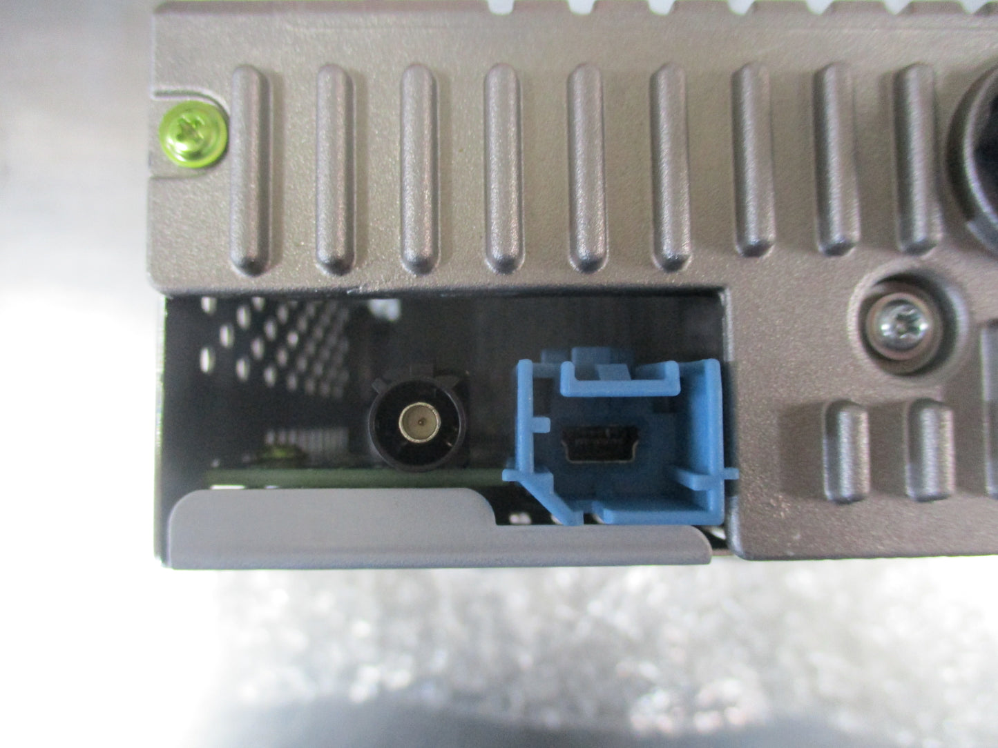 Holden Trax Genuine Radio / Entertainment Control And Display Module New
