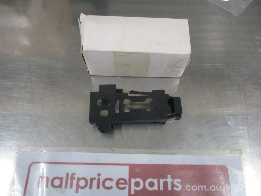 Holden VE Commodore Genuine Front Right Seat Adjuster Button Housing N ...