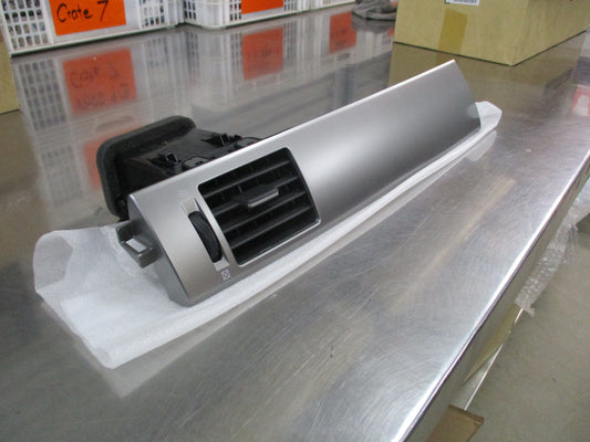 Nissan Tiida Genuine Front Left (Passengers) Air Vent And Trim New