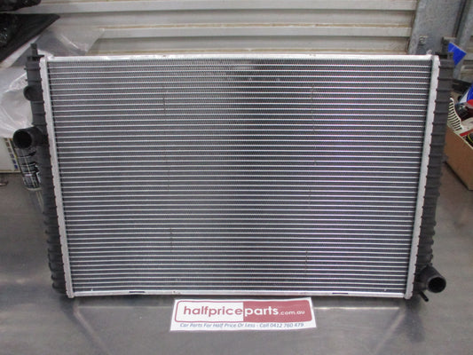 Land Rover Discovery Series 2 4.0Ltr V8 Petrol Genuine Radiator Assembly New Part