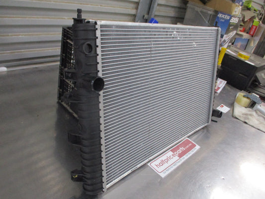 Land Rover Discovery Series 2 4.0Ltr V8 Petrol Genuine Radiator Assembly New Part