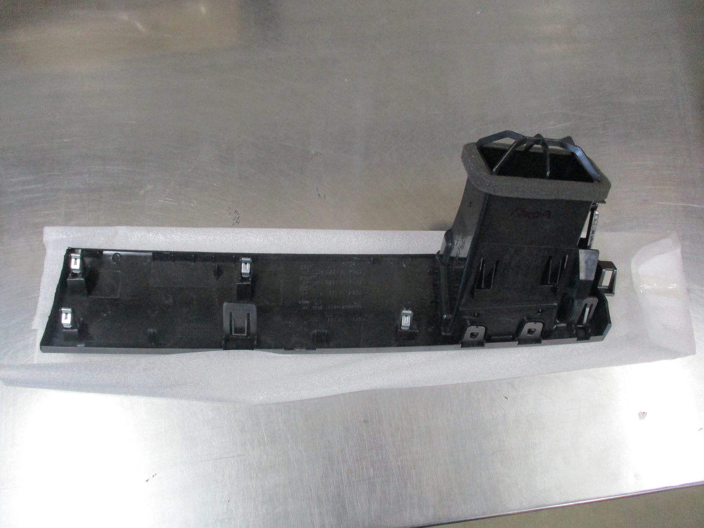 Nissan Tiida Genuine Front Left (Passengers) Air Vent And Trim New