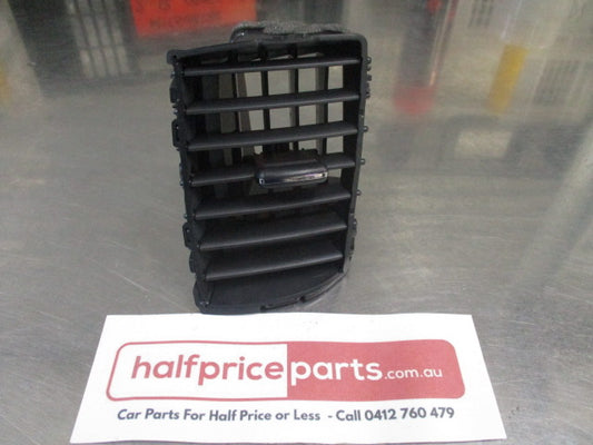 Mitsubishi Outlander Genuine Front Left Hand Dashboard Air Vent Grille New Part