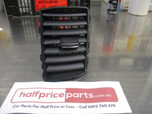 Mitsubishi Outlander Genuine Front Left Hand Dashboard Air Vent Grille New Part