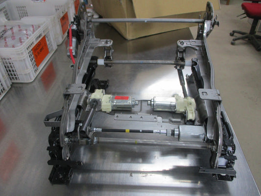 Mitsubishi Pajero Genuine Right Hand Front Seat Base Power Seat Frame New Part