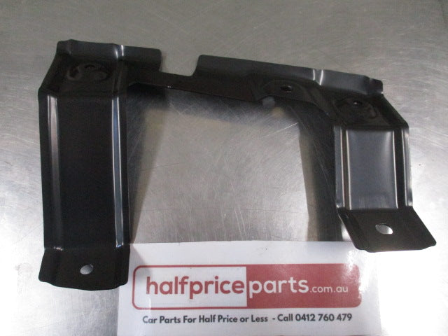 Mitsubishi Pajero Genuine Left Front Bumper Bracket New Part