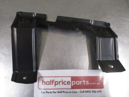 Mitsubishi Pajero Genuine Left Front Bumper Bracket New Part