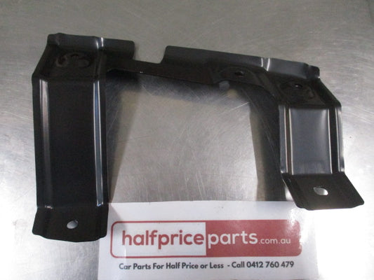 Mitsubishi Pajero Genuine Left Front Bumper Bracket New Part