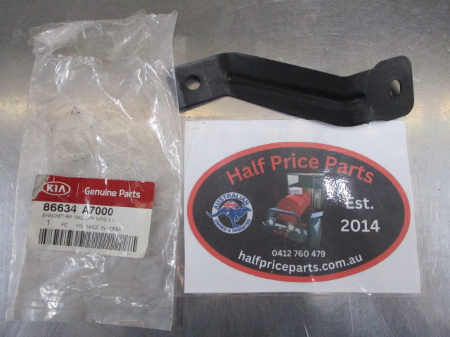 Kia Cerato Sedan Genuine Right Hand Rear Upper Support Bracket New Part