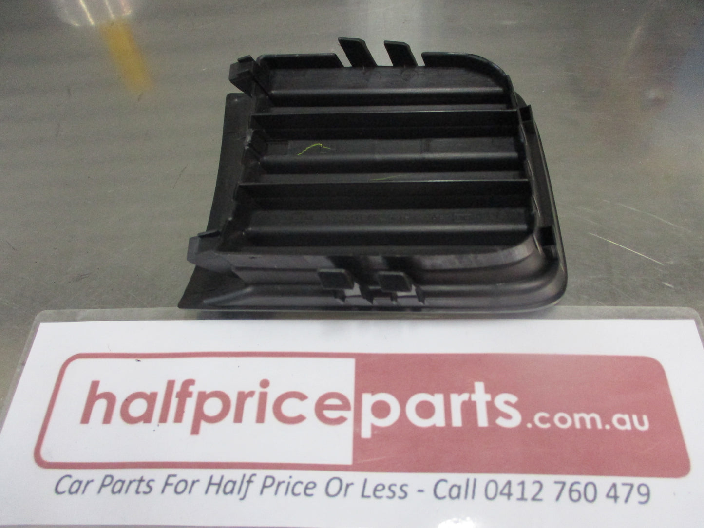 Nissan R50 Pathfinder Genuine Left Hand Front Fog Light Grille New Part