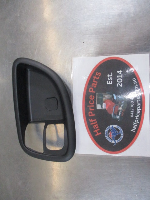 Kia Rondo Genuine Right Hand Front Inside Door Handle Housing New Part
