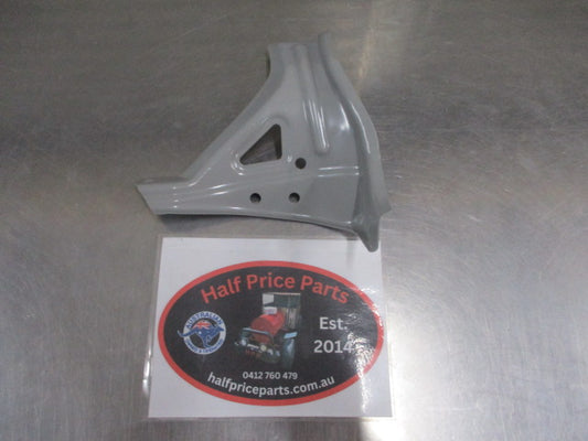 Kia Rio Genuine Right Hand Guard Bracket New Part