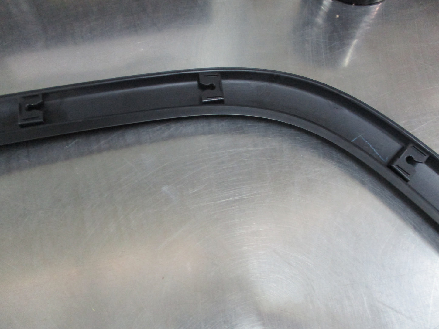 Jeep Grand Cherokee Genuine Front Right (Driver's) Wheel Flare Moulding New Part