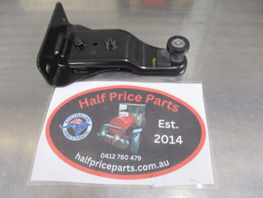 Kia Carnival Genuine Right Hand Upper Roller Door Hinge New Part